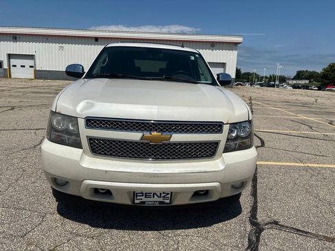 Used 2011 Chevrolet Tahoe LTZ AWD/4WD image 2