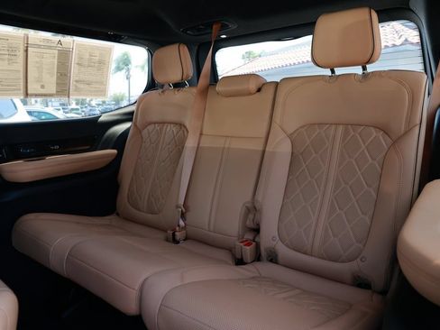 Used 2022 Jeep Grand Wagoneer Series III AWD/4WD image 44