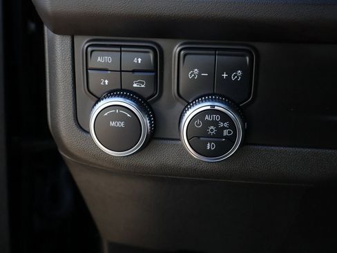 Used 2022 GMC Yukon SLT w/ SLT Premium Package image 48