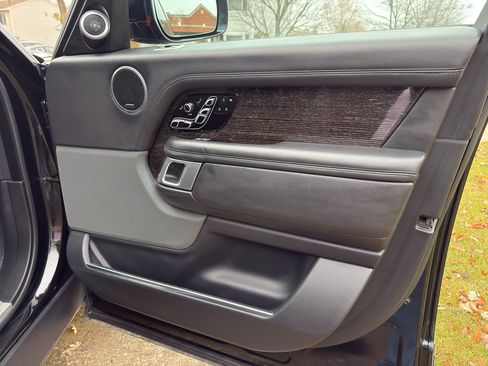 Used 2018 Land Rover Range Rover Long Wheelbase Autobiography image 22