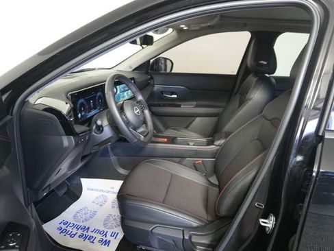 Used 2025 Nissan Kicks SR w/ SR Premium Package image 23