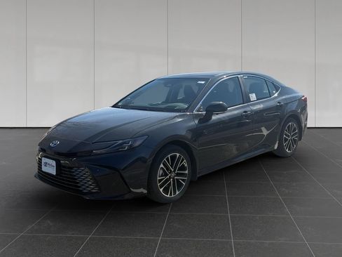Used 2026 Toyota Camry XLE w/ Premium Plus Package AWD/4WD image 1