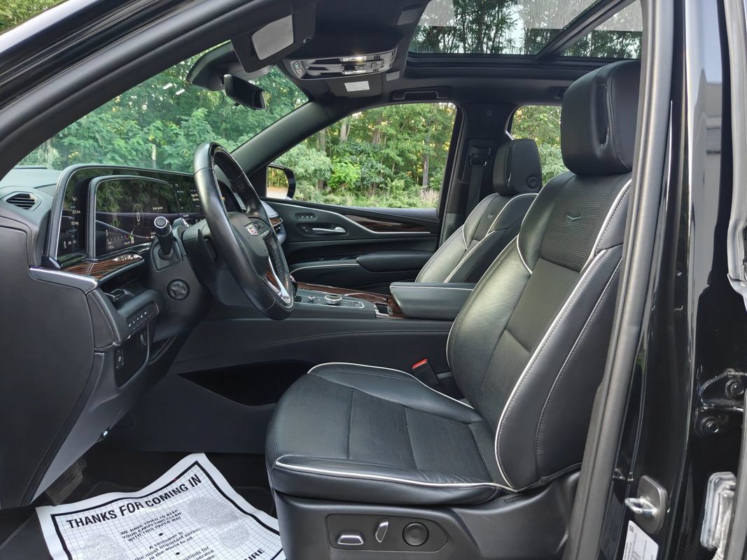Used 2023 Cadillac Escalade ESV Premium Luxury AWD/4WD image 21