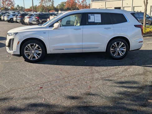 Used 2022 Cadillac XT6 Premium Luxury w/ Technology Package image 5