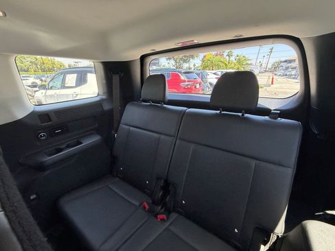 Used 2025 Hyundai Santa Fe SEL FWD image 30