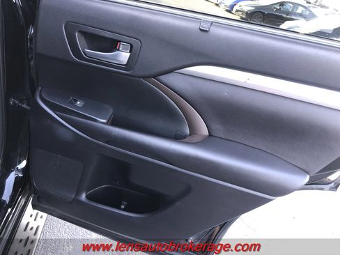Used 2016 Toyota Highlander XLE w/ Protection Package #3 image 19