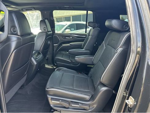 Certified 2022 Cadillac Escalade ESV Sport AWD/4WD image 28