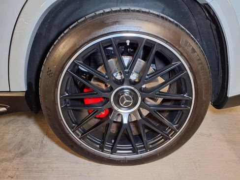 Used 2025 Mercedes-Benz GLS 63 AMG 4MATIC image 19