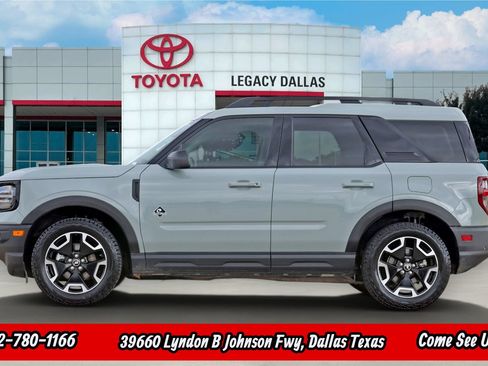 Used 2023 Ford Bronco Sport Outer Banks w/ Tech Package AWD/4WD image 6