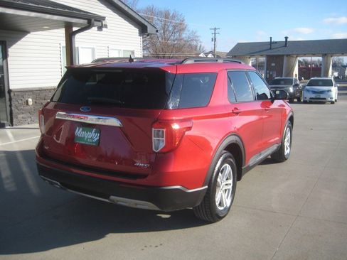 Used 2021 Ford Explorer XLT w/ Equipment Group 202A image 8