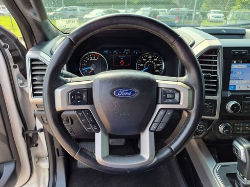 Used 2019 Ford F150 Platinum w/ Equipment Group 701A Luxury AWD/4WD image 30
