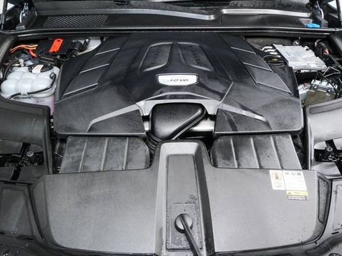 Certified 2023 Porsche Cayenne w/ Premium Package AWD/4WD image 36