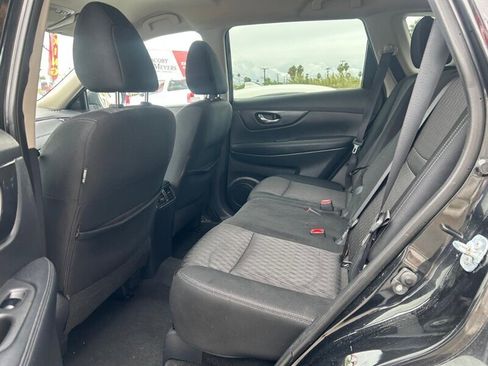 Used 2020 Nissan Pathfinder SV FWD image 28