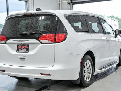 Used 2021 Chrysler Voyager LX FWD image 10