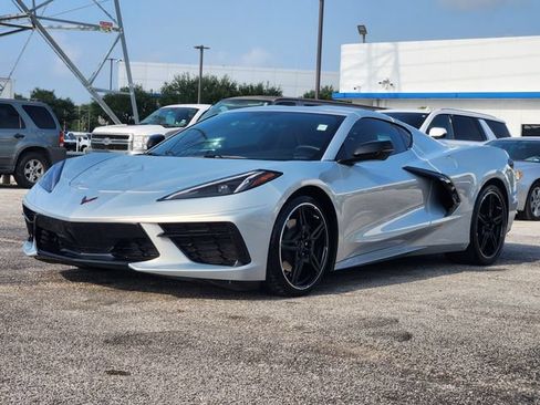 Used 2022 Chevrolet Corvette Stingray Coupe w/ 1LT RWD image 3
