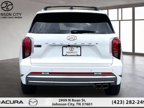 Used 2023 Hyundai Palisade Calligraphy FWD image 4