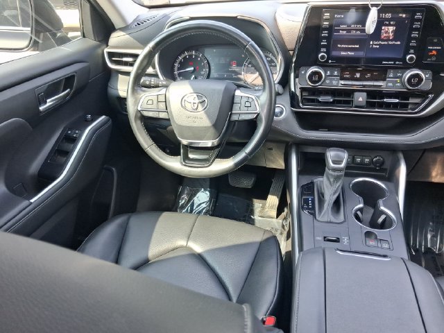 Used 2021 Toyota Highlander XLE FWD image 8