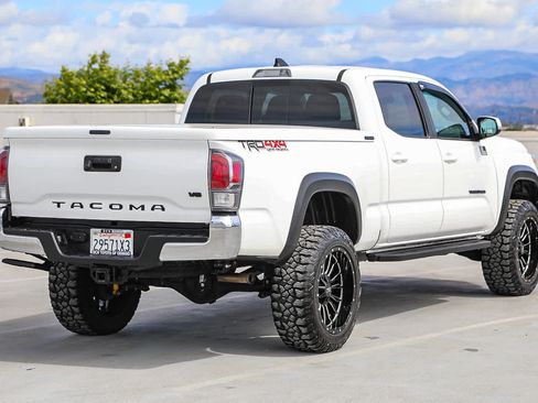 Used 2023 Toyota Tacoma TRD Off-Road AWD/4WD image 5