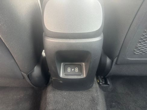 Used 2025 Hyundai Elantra SEL image 23