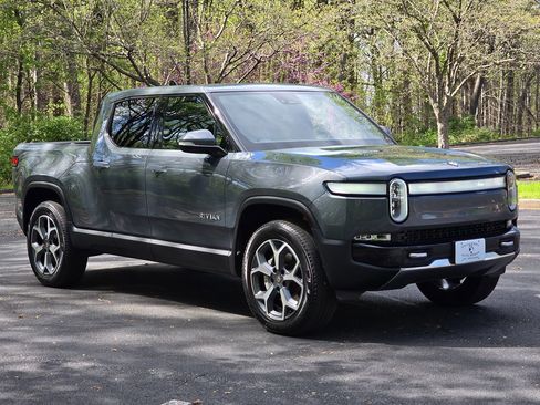 Used 2024 Rivian R1T Adventure image 8