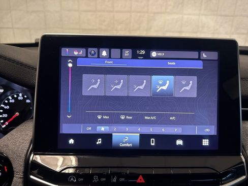 Used 2023 Jeep Compass Latitude image 12