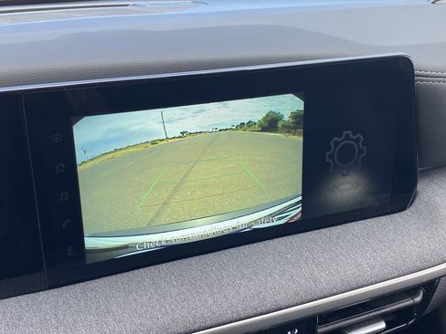 Used 2025 Nissan Kicks SV FWD image 23