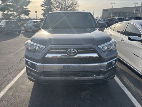 Used 2020 Toyota 4Runner Limited image 2