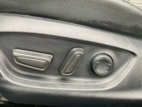 Used 2023 Toyota Camry SE w/ Convenience Package image 9