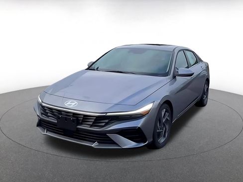 Used 2025 Hyundai Elantra SEL image 7