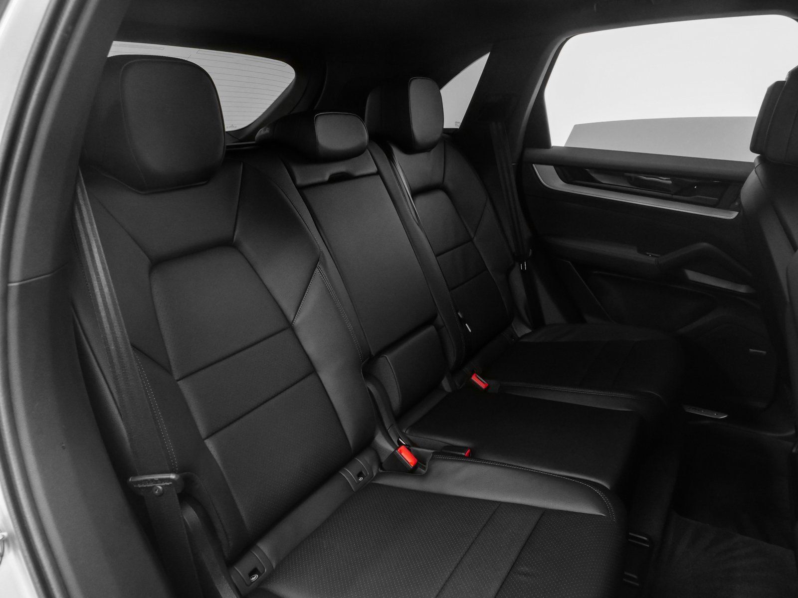 Certified 2025 Porsche Cayenne AWD/4WD image 21