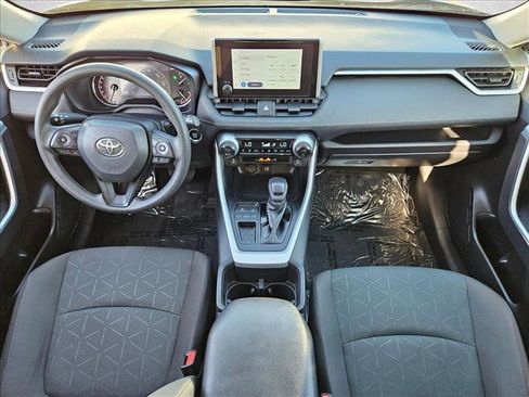 Used 2024 Toyota RAV4 XLE FWD image 21