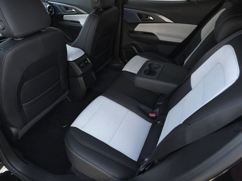 Used 2025 Chevrolet Equinox EV LT image 25