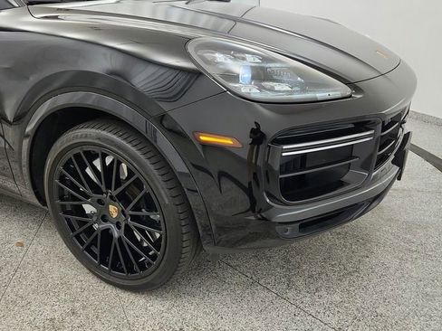 Used 2023 Porsche Cayenne Turbo AWD/4WD image 40