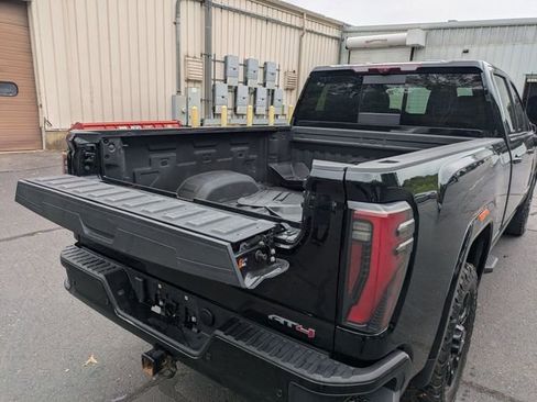 Used 2024 GMC Sierra 2500 AT4 w/ AT4 Premium Plus Package AWD/4WD image 33