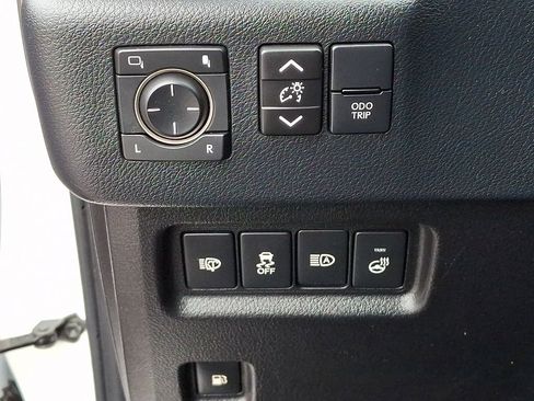 Used 2021 Lexus GX 460 Premium w/ Premium Package image 30