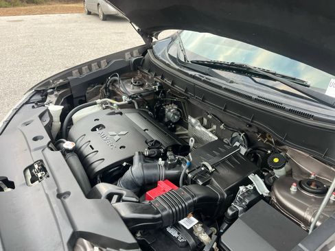 Used 2018 Mitsubishi Outlander Sport ES image 14