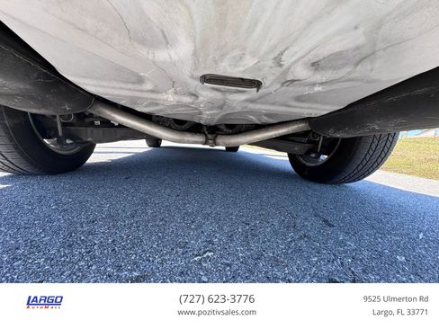 Used 2015 Ford Explorer XLT w/ Equipment Group 201B FWD image 24