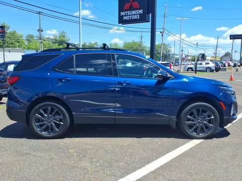 Used 2023 Chevrolet Equinox RS AWD/4WD image 2
