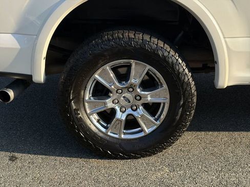 Used 2017 Ford F150 Lariat w/ Equipment Group 502A Luxury AWD/4WD image 12