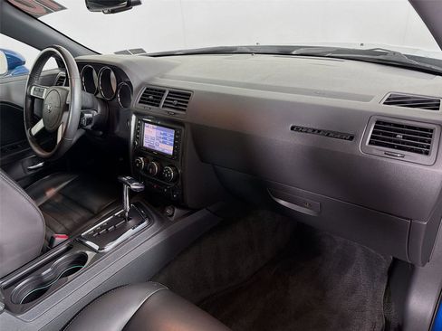 Used 2010 Dodge Challenger R/T RWD image 31