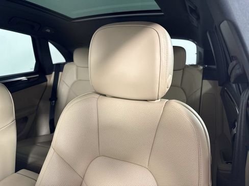 Certified 2026 Porsche Macan AWD/4WD image 41