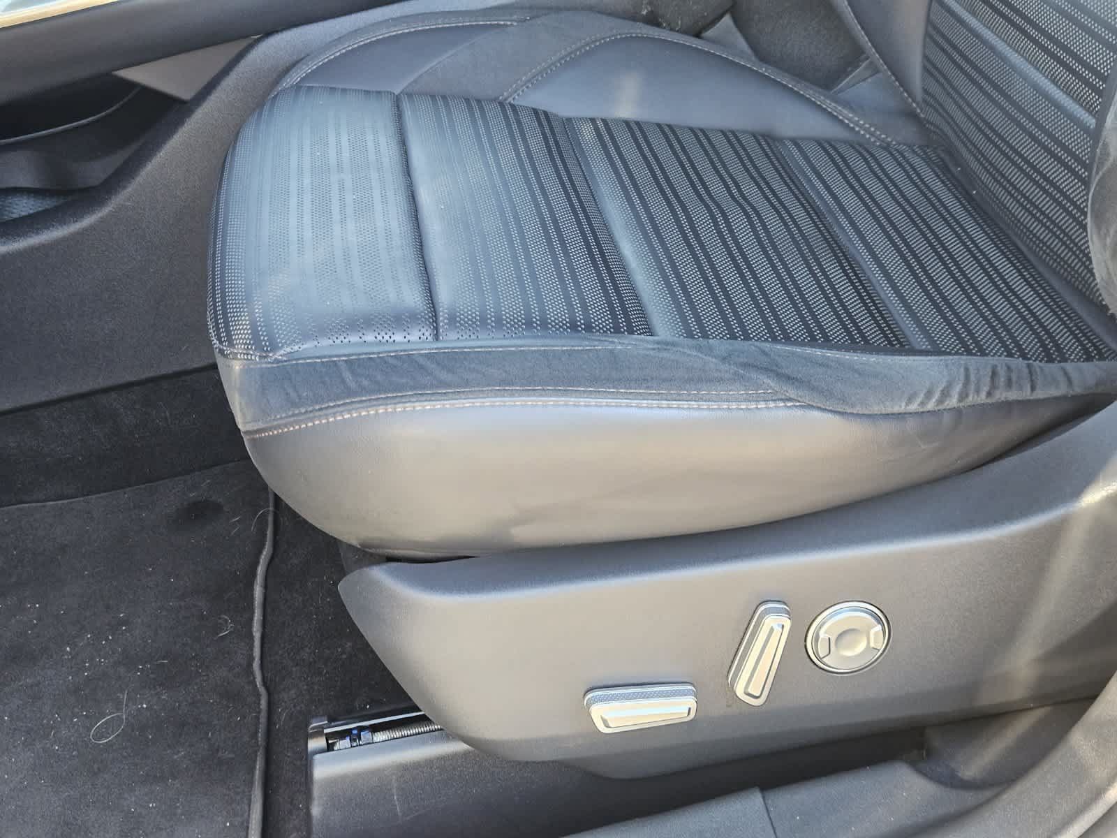 Used 2024 Lincoln Nautilus Reserve w/ Equipment Group 202A AWD/4WD image 22