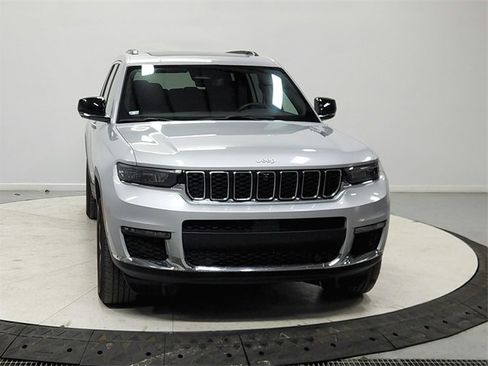 Used 2024 Jeep Grand Cherokee L Limited w/ Luxury Tech Group II image 2
