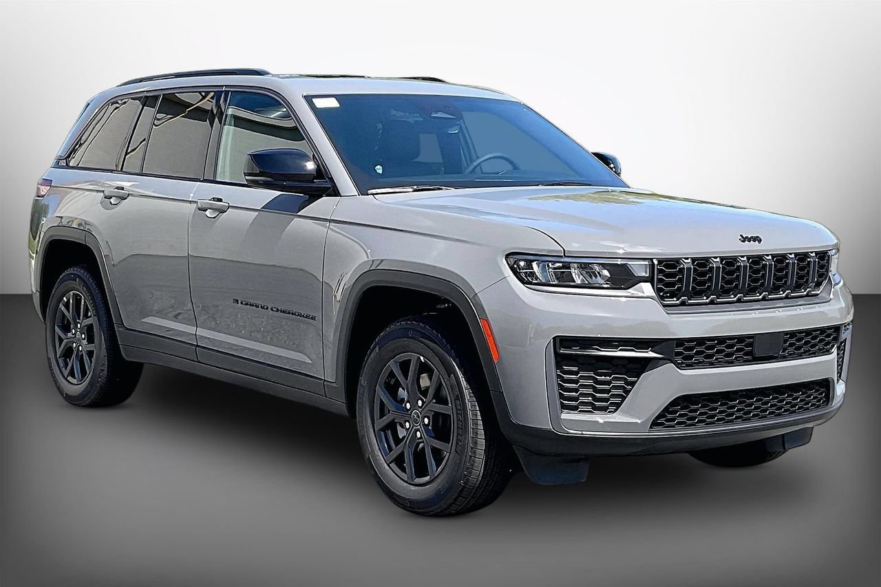 New 2027 Jeep Grand Cherokee Altitude AWD/4WD image 1