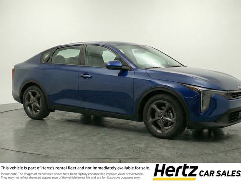 Used 2025 Kia K4 LXS image 1