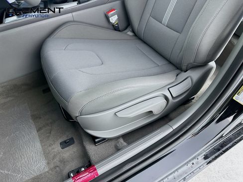 New 2026 Hyundai Elantra SE FWD image 23