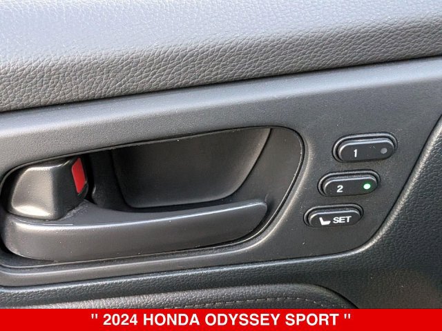 Used 2024 Honda Odyssey Sport image 11