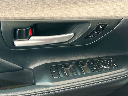 Used 2024 Toyota Grand Highlander AWD image 15