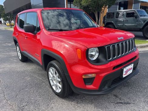 Used 2023 Jeep Renegade Latitude AWD/4WD image 1