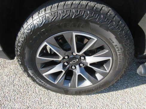 Used 2023 Chevrolet Tahoe Z71 w/ Luxury Package image 10